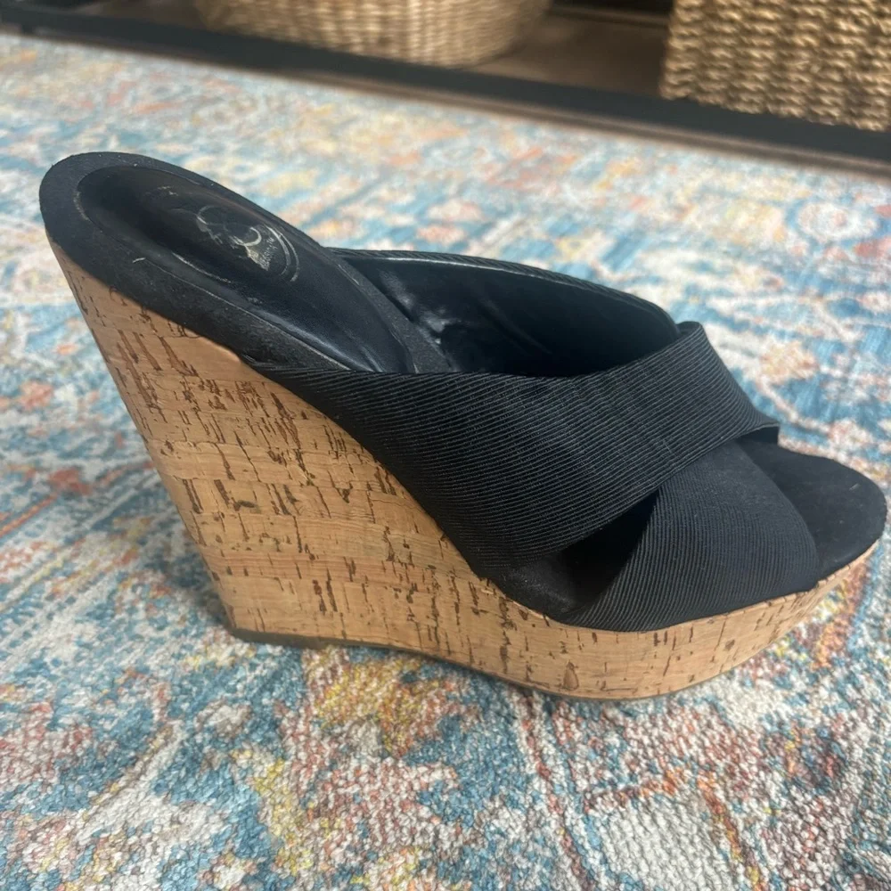 Stylish Jessica Simpson Black Summer Wedges size 7